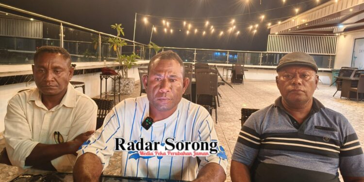 Masyarakat Suku Kawei Bantah Tuduhan Penyanderaan Speedboat Turis di Wayag
