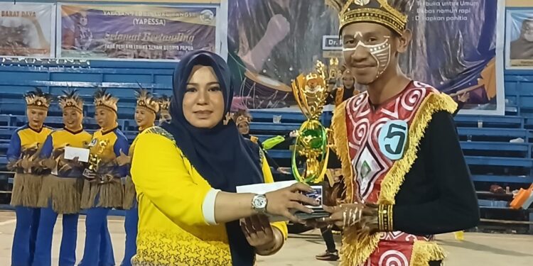 Sahabat Rico Sia Gelar Lomba Senam Budaya Papua, Odex Team Juaranya