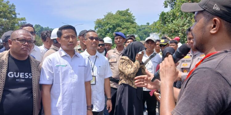Solar Habis, Minyak Tanah Habis, Massa Minta Mafia BBM Subsidi Ditangkap
