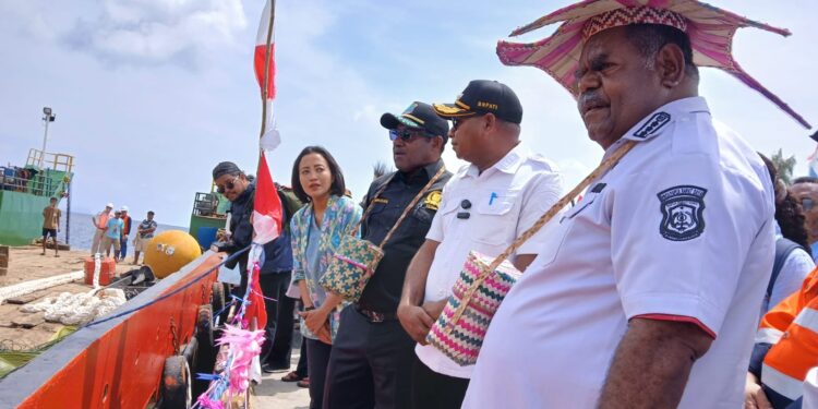 Selamatkan Terumbu Karang Raja Ampat, Gubernur PBD Canangkan Pemasangan Mooring Buoy di Pulau Fam