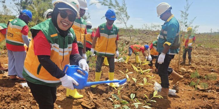 PT GAG NIKEL Perkuat Komitmen Konservasi Lingkungan, Wartawan Diajak Tanam Pohon dan Lepasliaran Tukik