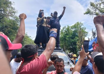 Solar Habis, Minyak Tanah Habis, Massa Minta Mafia BBM Subsidi Ditangkap