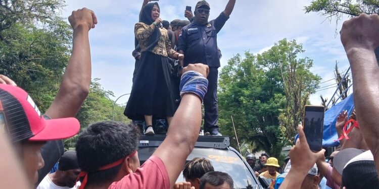 Solar Habis, Minyak Tanah Habis, Massa Minta Mafia BBM Subsidi Ditangkap