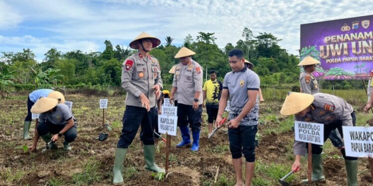Kapolda Papua Barat Daya Pimpin Penanaman UWI Ungu