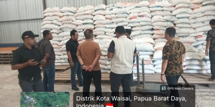 Satgas SABER ‘Sidak’ Harga Bapok di Pasar Kabupaten Raja Ampat