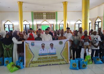 ASN Muslim Pemprov PBD Salurkan Paket Sembako di Kampung Muallaf dan Kampung Maibo