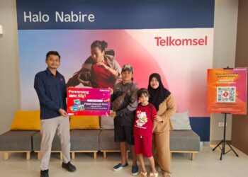 Program Undian SIMPATI HOKI Telkomsel, Pelanggan dari Nabire Raih Hadiah Liburan