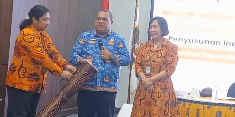 Plt Kepala Bakesbangpol PBD Optimis IDI 2025 PBD Capai 80 %.