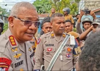 Air Mata Keluarga dan Dialog di Tengah Asap Ban