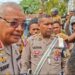 Air Mata Keluarga dan Dialog di Tengah Asap Ban