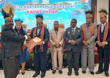 Sidang Pleno Perdana, MRP PBD Rekomendasikan Sengketa 3 Pulau di Raja Ampat Diselesaikan