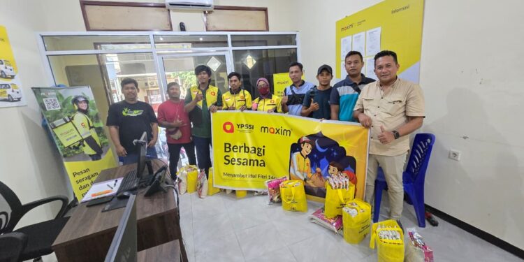 Jelang Idul Fitri, Maxim Sorong Berbagi Sembako dan Siapkan Bonus Hari Raya untuk Mitra Pengemudi