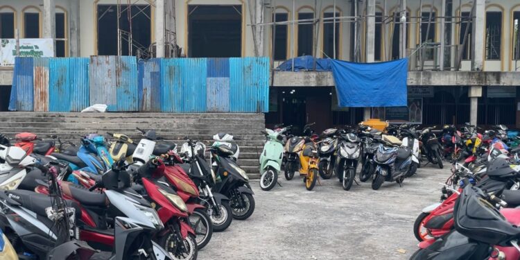 Dukung Transportasi Ramah Lingkungan, PLN Pastikan Keandalan Listrik untuk 100% Pengguna Motor Listrik di “Kota Papan” Agats