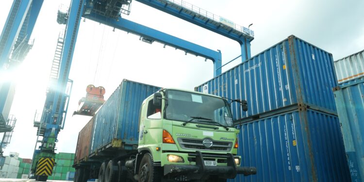 Arus Peti Kemas di TPK Sorong Tumbuh 10% Pada Triwulan I 2026