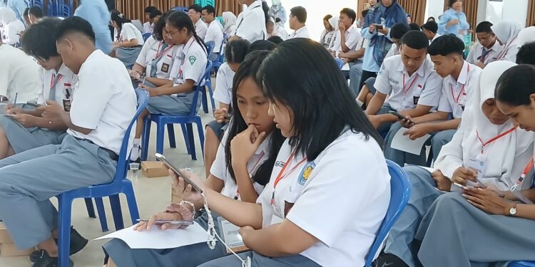 Puluhan Siswa di Papua Barat Daya Ikuti Maxim Quiz