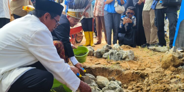 Letakkan Batu Pertama Pembangunan SD Muhammadiyah 2 Sorong, Mendikdasmen Beri Bantuan Rp2 Miliar