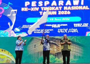 Optimis Juara, Kota Sorong Resmi Lepas Kontingen LPPD Menuju PESPARAWI Nasional ke-XIV di Manokwari