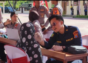 Polda Papua Barat Daya Gelar Bakti Kesehatan, 150 Warga Ikuti Pemeriksaan Gratis dan 100 Personel Donorkan Darah
