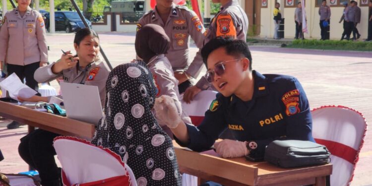 Polda Papua Barat Daya Gelar Bakti Kesehatan, 150 Warga Ikuti Pemeriksaan Gratis dan 100 Personel Donorkan Darah