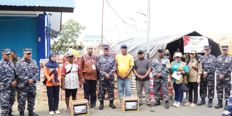 Kodaeral XIV Salurkan Bantuan Sembako untuk Warga Terdampak Kebakaran di Sorong