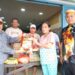“Melimpah”, KKSS Kota Sorong Salurkan Bantuan Paket Sembako kepada Warga Terdampak Kebakaran di Klademak Pantai