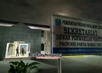 Dugaan Korupsi Pengadaan Rp6,5 Miliar, Subdit Tipidkor Polda PBD Geledah 13 Ruangan di Kantor DPR PBD