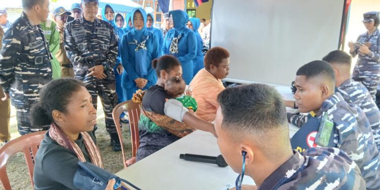 Kodaeral XIV Gelar Baksos dan Bakkes, Sasar Ratusan Masyarakat di Pulau Kasim