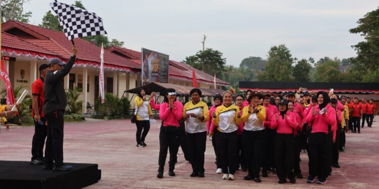 Semarakkan HUT RI dan HUT Polwan, Polda Papua Barat Daya Gelar Jalan Santai dan Berbagai Perlombaan