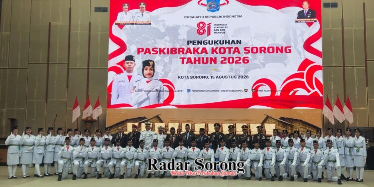 Cetak Pemimpin Masa Depan, Wali Kota Kukuhkan Anggota Paskibraka Kota Sorong