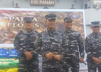Panglima Koarmada RI Lepas KRI Panah dan KRI Bawal Angkut Bantuan Korban Gempa Bumi NTT