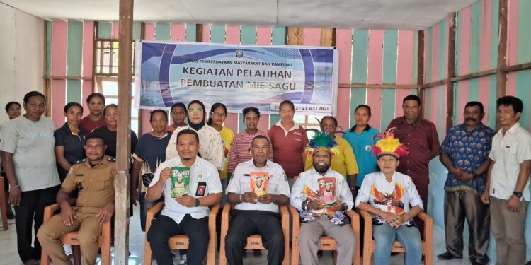 DPMK Raja Ampat Dorong Inovasi Dan Ekonomi Kampung Lewat Pelatihan Pembuatan Mie Sagu