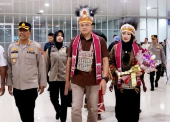 Brigjen Pol. Hengki Haryadi Tiba di Sorong Disambut Wakapolda dan Forkopimda