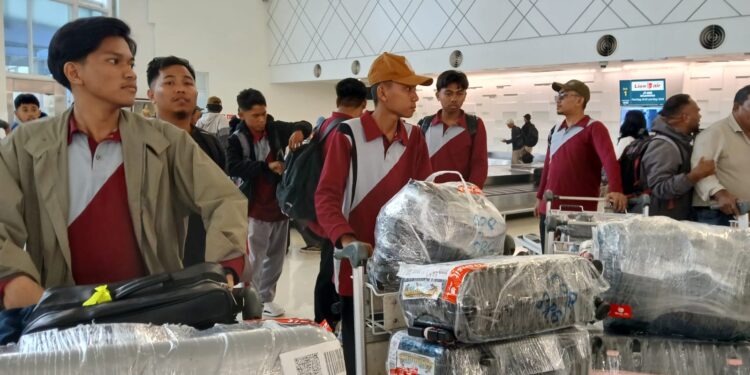 Provinsi yang Pertama Tiba di Kota Semarang, Kafilah Papua Barat Daya Disambut Welcome Drink dan Syal Batik