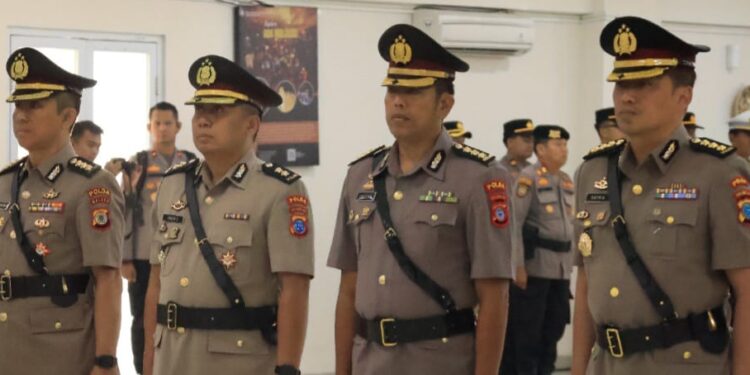 Kapolda Papua Barat Daya Pimpin Serah Terima Jabatan Karo Rena dan Dir Intelkam