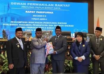 Pemerintah Provinsi Papua Barat Daya Serahkan Ranperda APBD-P 2026 ke DPRP