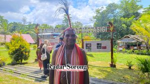 Tokoh Adat Malasigi Stefanus Fami.(Fauzia/Radar Sorong)