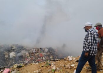 Wali Kota Sorong Tinjau TPA Terbakar, Asap Pekat Ancam 302 Ribu Warga