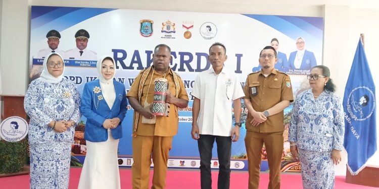 Buka Rakerda I IWAPI PBD, Gubernur Tekankan 3 Hal