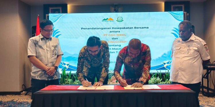 Gubernur Elisa Kambu Saksikan Penandatanganan MoU PT Gag Nikel dan Kejati Papua Barat