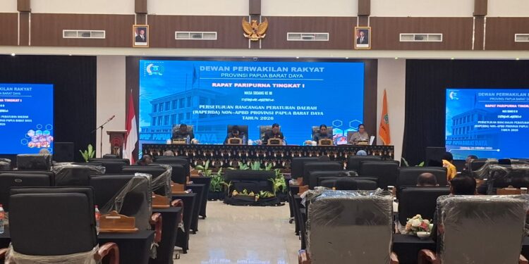 Pemprov dan DPRP PBD Sepakati Pembahasan 8 Raperda, Perlindungan OAP hingga Energi Daerah Jadi Fokus