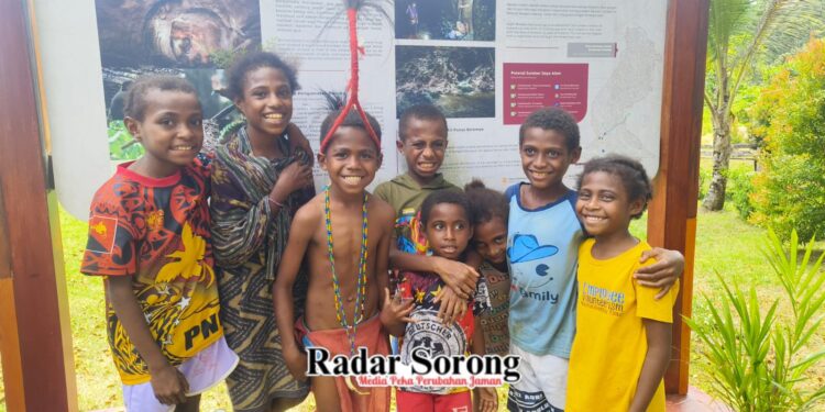Dari Minyak Tanah ke Panel Surya di Kampung Adat Malasigi, Delita: Kita Tidak Pakai Lampu Botol Lagi