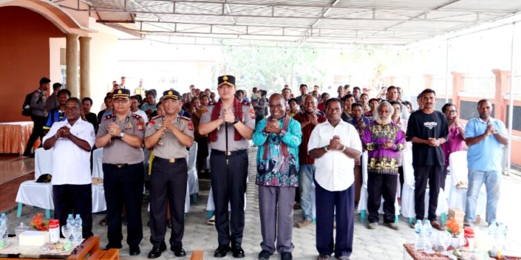 Kapolda Papua Barat Daya Kumpul Bersama Masyarakat Suku Moi